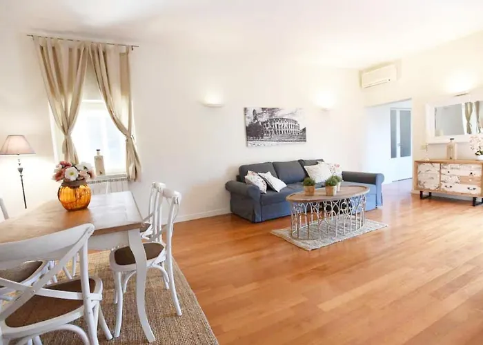 Romantic Flat Near Metro Flaminio